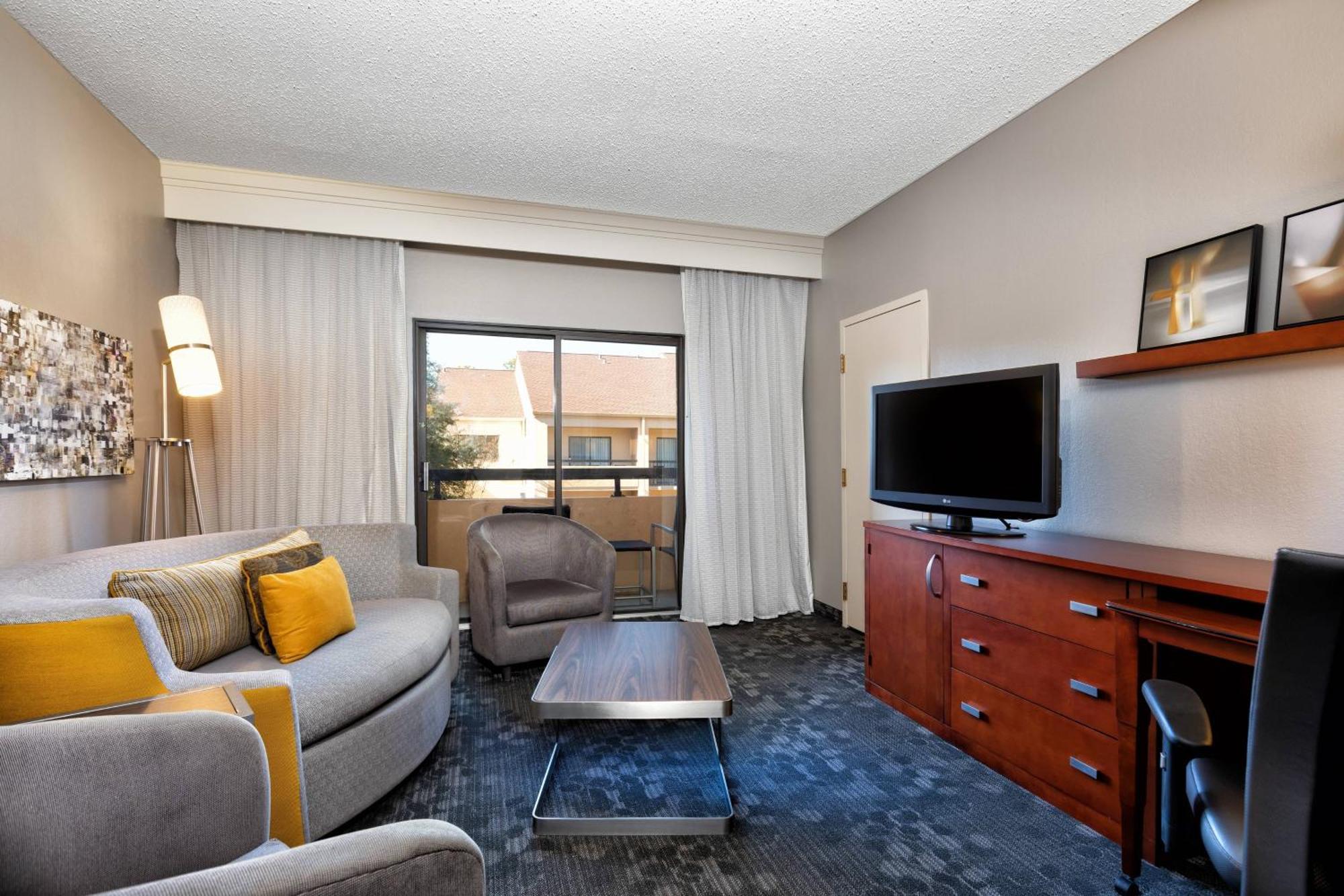 Courtyard By Marriott Dallas-Fort Worth/Bedford Zewnętrze zdjęcie