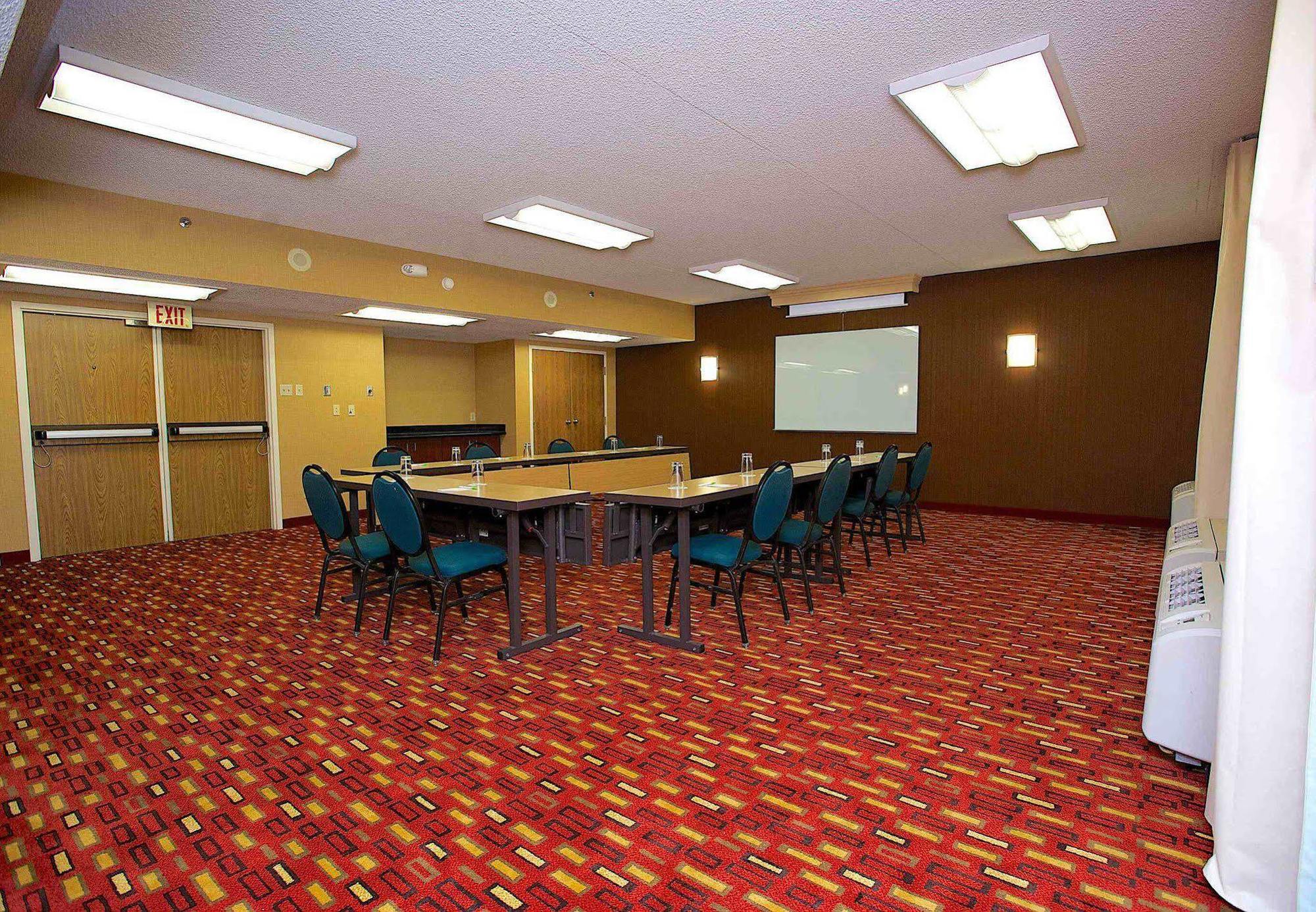 Courtyard By Marriott Dallas-Fort Worth/Bedford Zewnętrze zdjęcie
