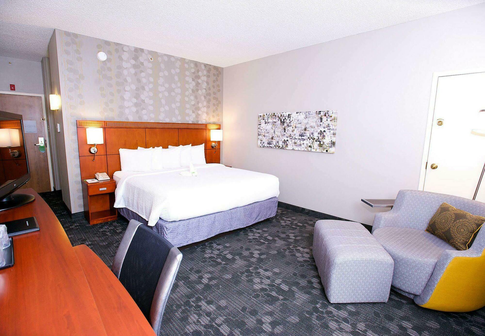Courtyard By Marriott Dallas-Fort Worth/Bedford Zewnętrze zdjęcie